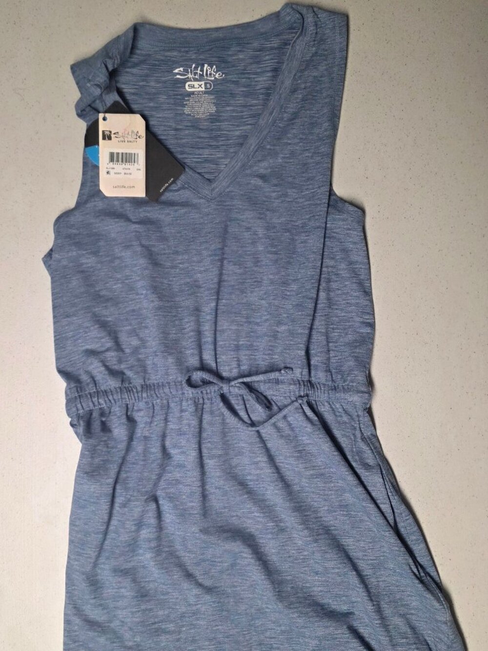 Salt life performance dress with pockets. size small.